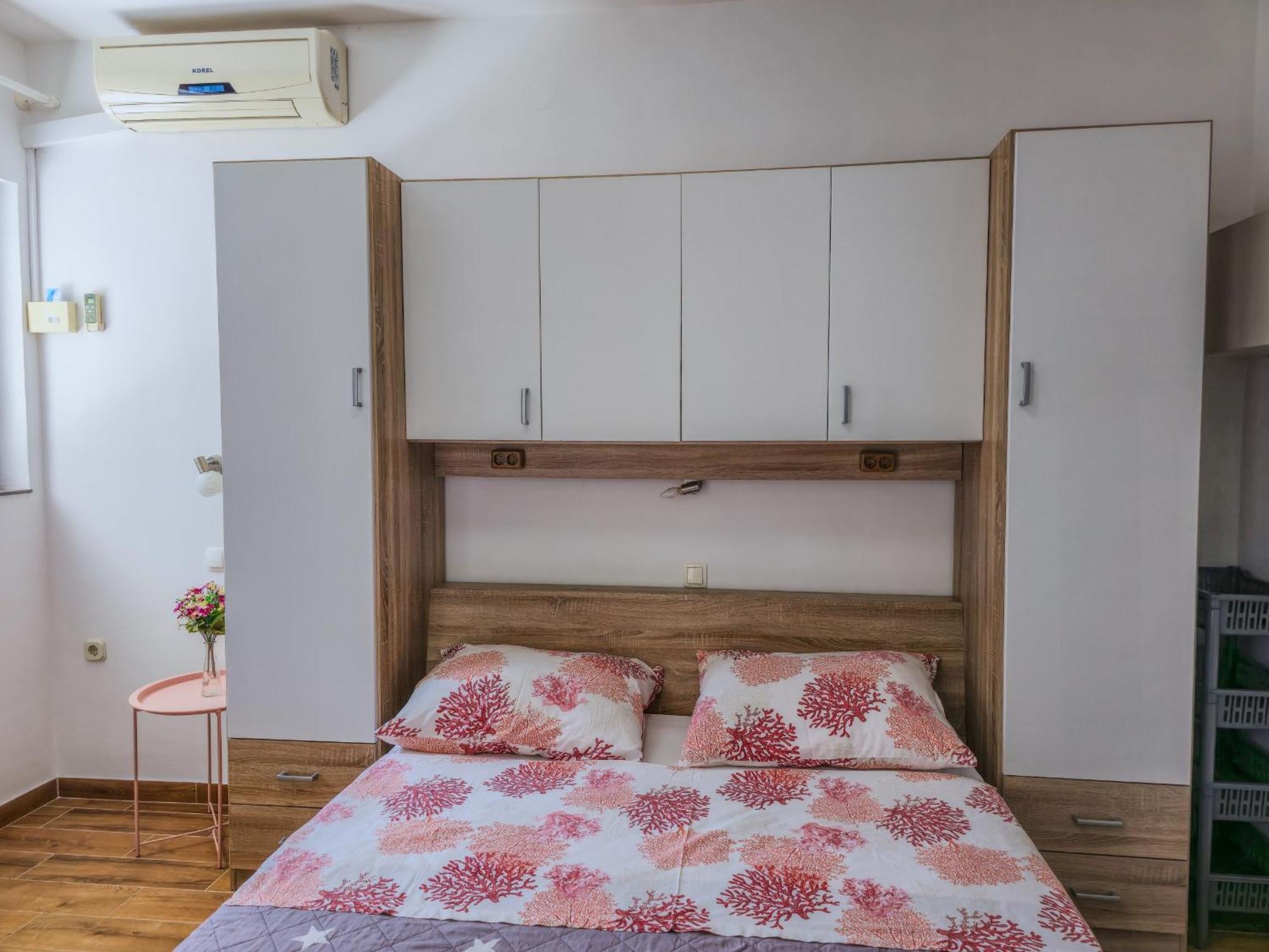 Apartments Neda オミシュ 部屋 写真
