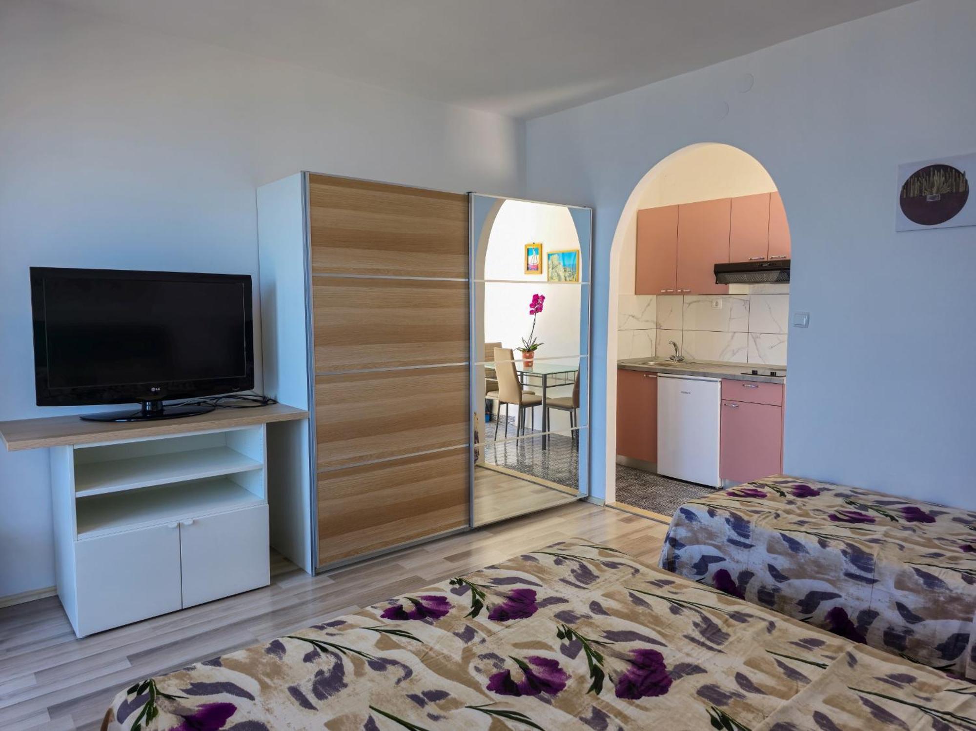 Apartments Neda オミシュ 部屋 写真