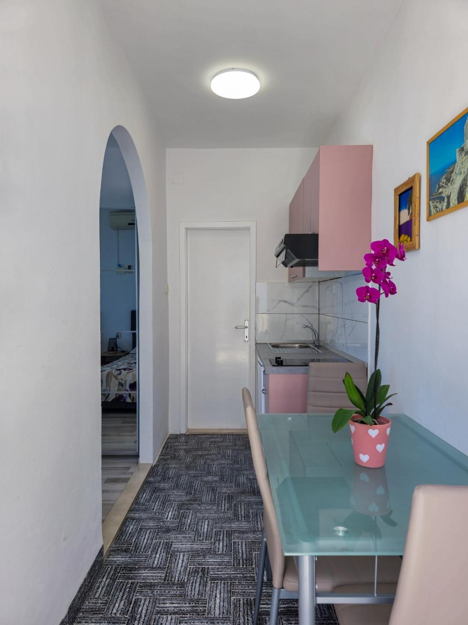 Apartments Neda オミシュ 部屋 写真