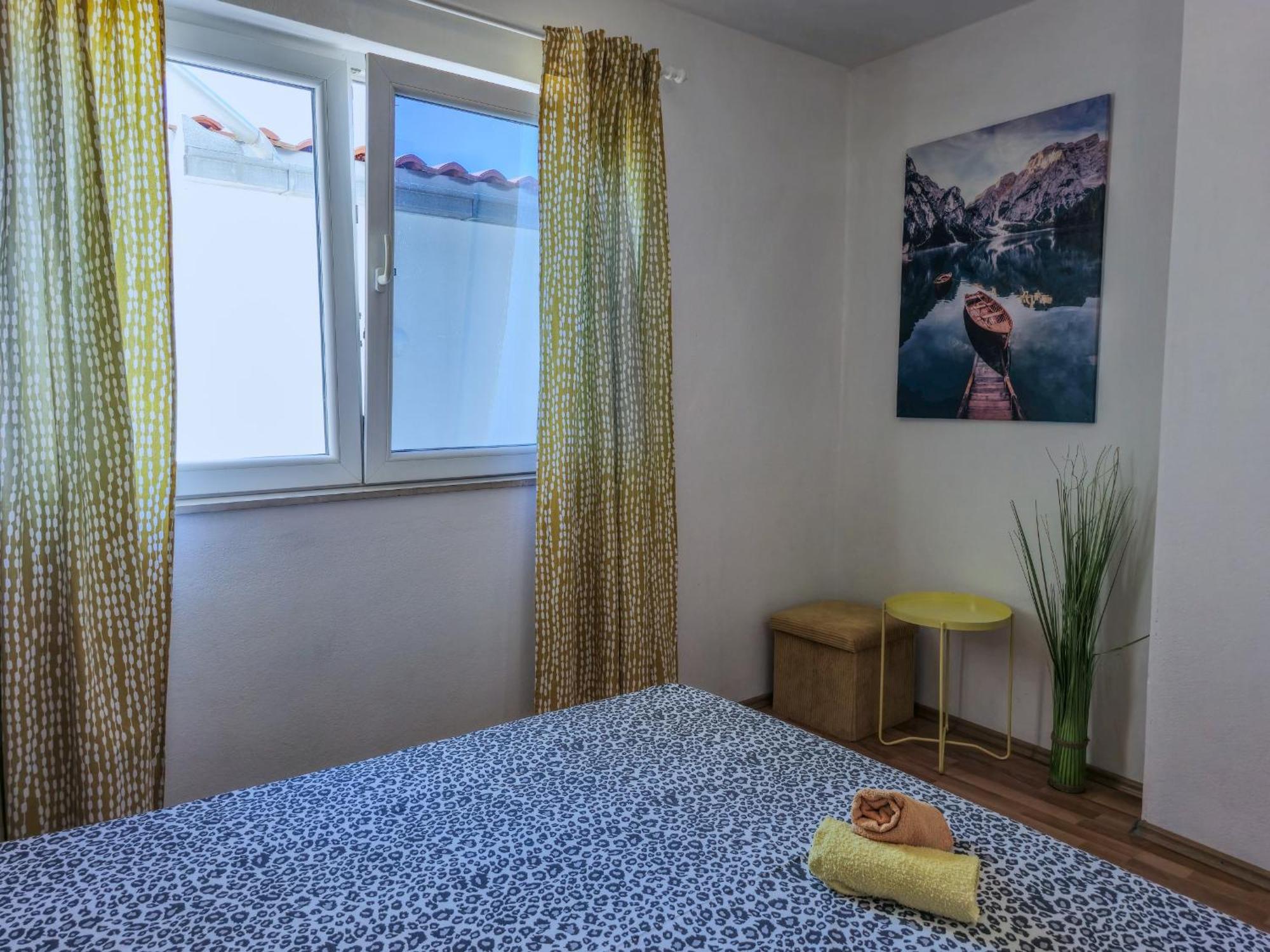 Apartments Neda オミシュ エクステリア 写真